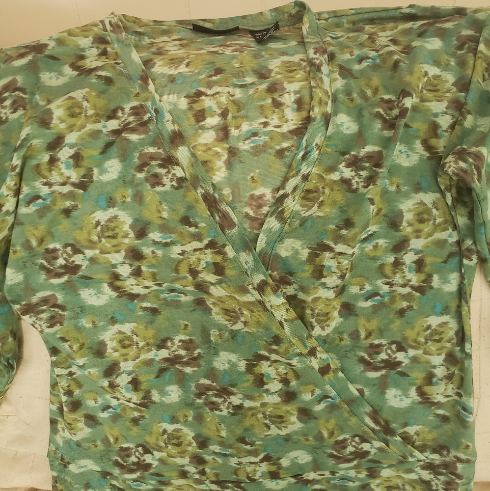 Like new long sleeve crossover top